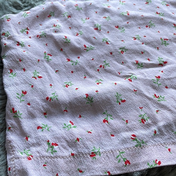 Brandy Melville Dena Tank - Picture 4 of 10